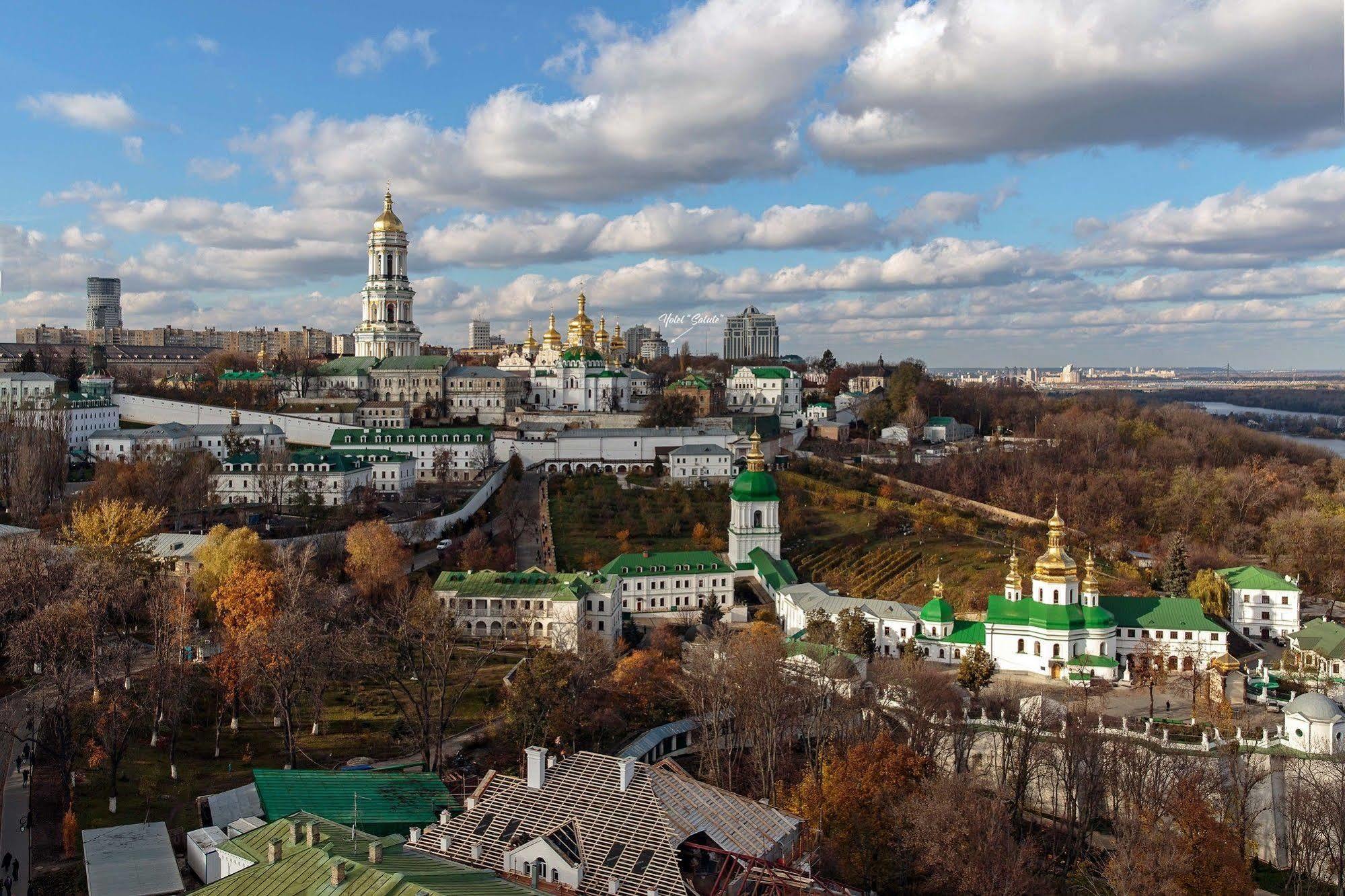 Salute Hotel Kiev Exterior foto